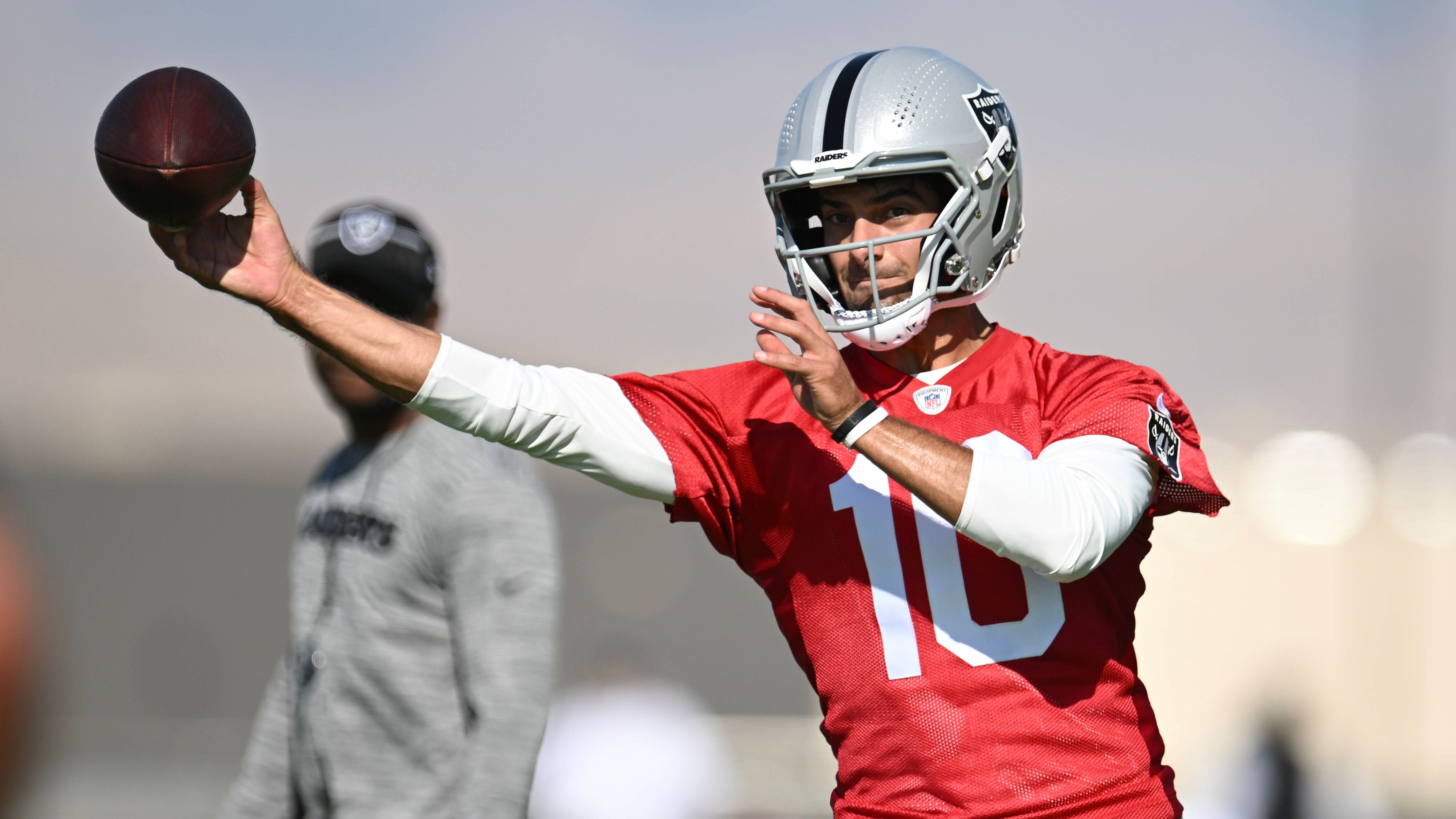 <strong>Platz 15 - Jimmy Garoppolo</strong><br>- Las Vegas Raiders<br>- Quarterback