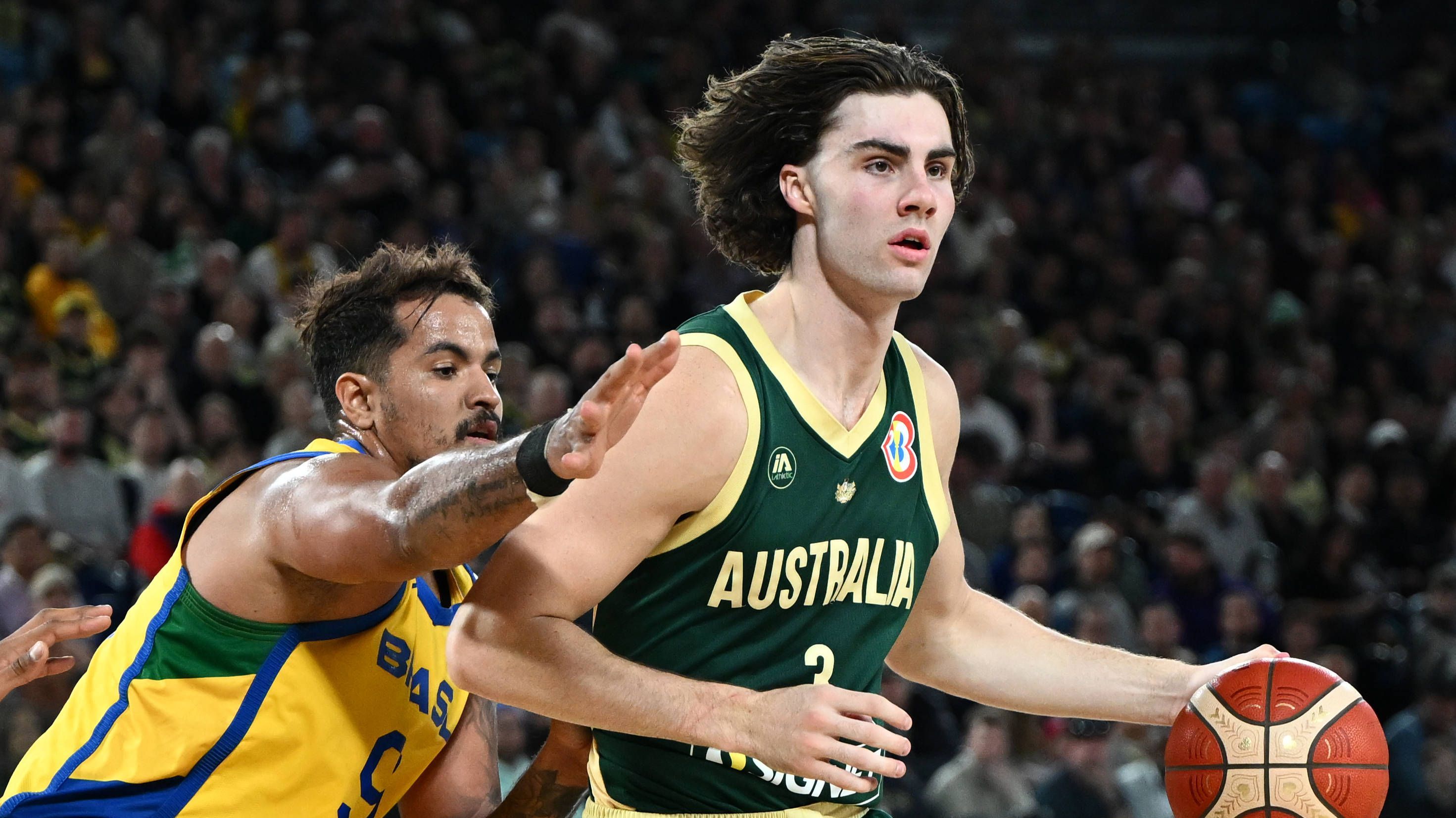 <strong>Josh Giddey (Australien)</strong><br>Josh Giddey ist erst 20 Jahre alt und gehört jetzt bereits zu den besten Spielern im talentierten Roster der Australier. Der Point Guard wird bei der WM 2023 sein Großturnier-Debüt feiern und will Australien zur ersten WM-Medaille ihrer Geschichte führen. Durch seine Größe (2,03m) und Passfähigkeit (6.2 Assists pro Spiel in der vergangenen NBA-Saison) ist Giddey einer der gefährlichsten Spielmacher der WM.