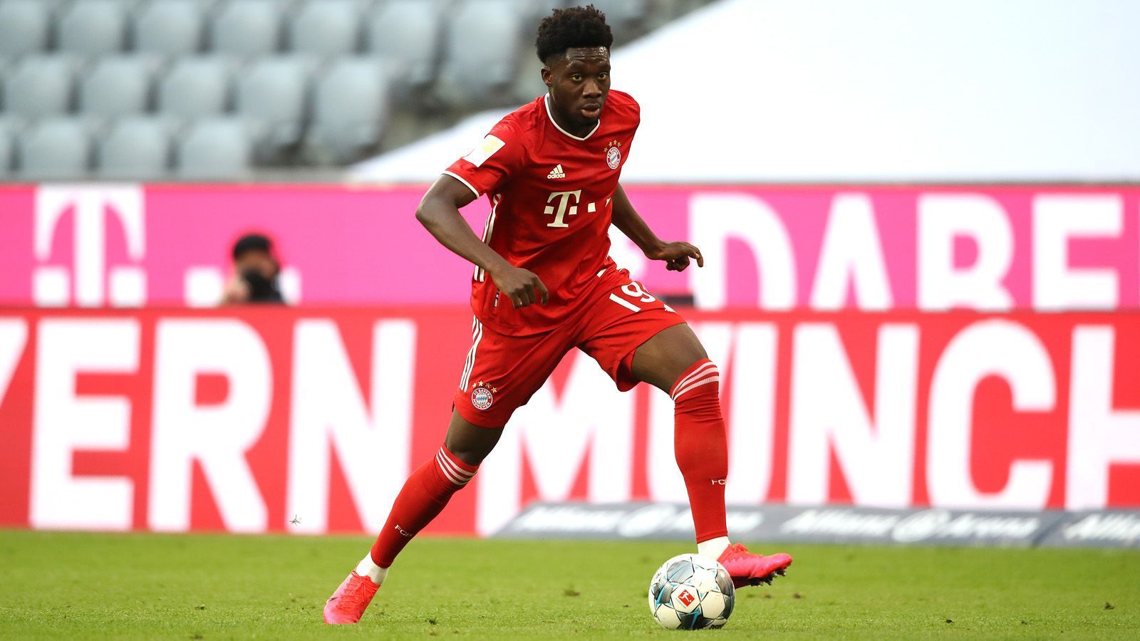 
                <strong>Alphonso Davies (FC Bayern München)</strong><br>
                Alter: 19 JahrePosition: Linksverteidiger/Linksaußen
              