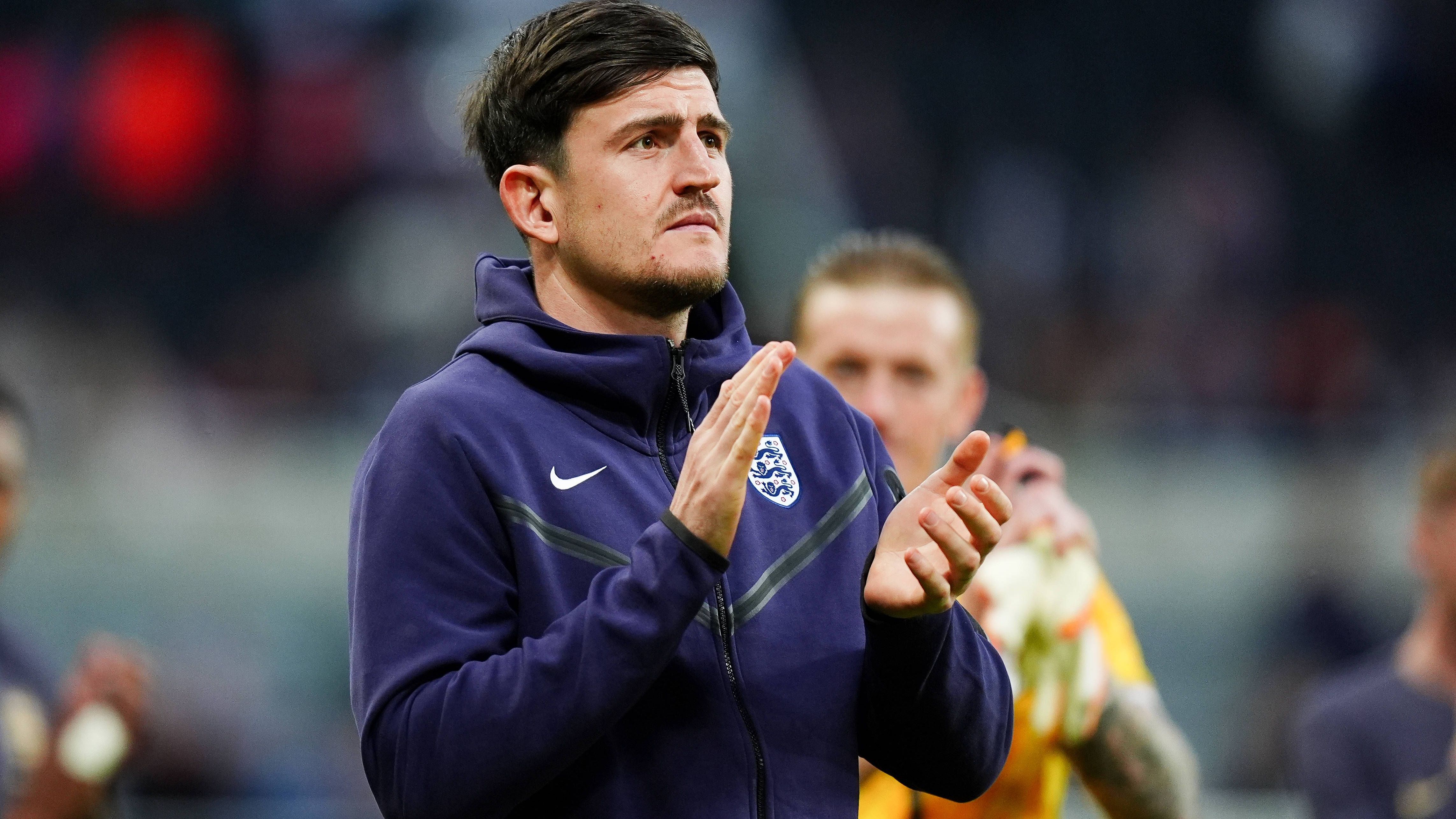 <strong>Harry Maguire (England)</strong><br>Umstritten im Verein, im Abwehrzentrum der Nationalmannschaft eigentlich gesetzt. Eine Wadenverletzung verhinderte am Ende, dass Maguire in den finalen EM-Kader von Trainer Gareth Southgate berufen wurde. Letzterer sagte: "Harry hat einige Fortschritte gemacht, aber es war kompliziert, wir hätten ihn definitiv nicht in der Gruppenphase einsetzen können."