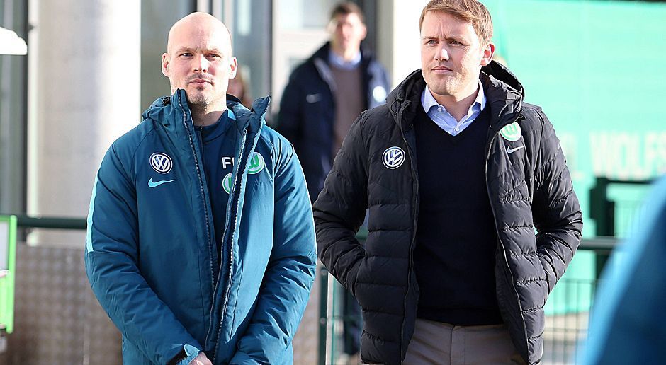 
                <strong>Ehemalige Fußball-Stars als Trainer-Assistenten</strong><br>
                Der VfL Wolfsburg holt den nächsten Superstar - als Co-Trainer. Freddie Ljungberg assistert dem frisch verpflichteten Andries Jonker im Abstiegskampf. Als Aktiver war der Schwede zwei Mal Fußballer des Jahres in seinem Land und gewann unter anderem zwei Mal die englische Meisterschaft und drei Mal den FA Cup mit dem FC Arsenal. ran.de zeigt weitere ehemalige Fußball-Stars, die mittlerweile als Trainer-Assistenten im Vereins-Fußball arbeiten.
              