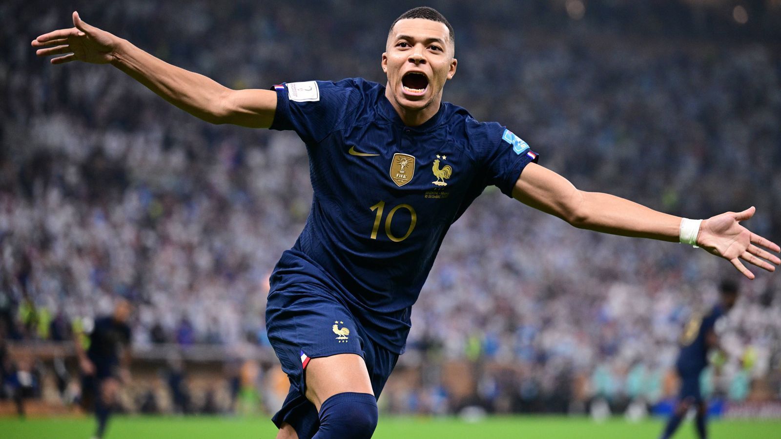 
                <strong>Sturm: Kylian Mbappe (23, Frankreich)</strong><br>
                &#x2022; Einsätze: 7 (597 Spielminuten)<br>&#x2022; Scorerpunkte: 8 Tore und 2 Assist<br>&#x2022; Minuten pro Tor: 74,6<br>&#x2022; Länderspiele: 66<br>&#x2022; Verein: Paris Saint-Germain<br>
              