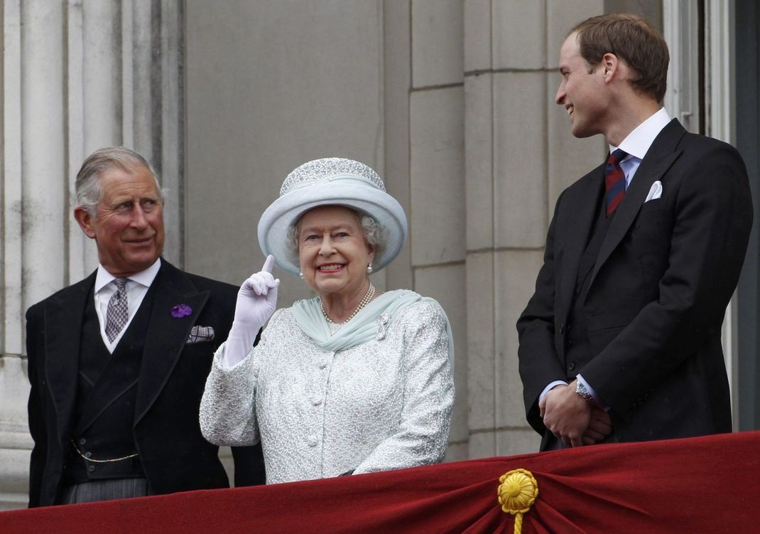 Mit dem Tod von Elizabeth II. ist Charles III. automatisch der neue König von Großbritannien. Sein Sohn William rückt als Thronfolger nach.