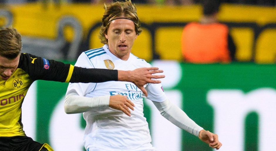
                <strong>Luka Modric</strong><br>
                Überall zu finden, egal ob vorne oder hinten. Der Kroate reibt sich auf, hat in der zweiten Hälfte nach Hereingabe von Bale die Chance auf ein Tor. Besser macht es dann Ronaldo auf kluge Vorarbeit von Modric zum 3:1. ran-Note: 2
              
