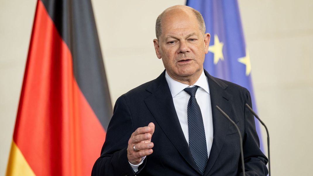 Bundeskanzler Olaf Scholz (SPD) spricht auf einer Pressekonferenz.