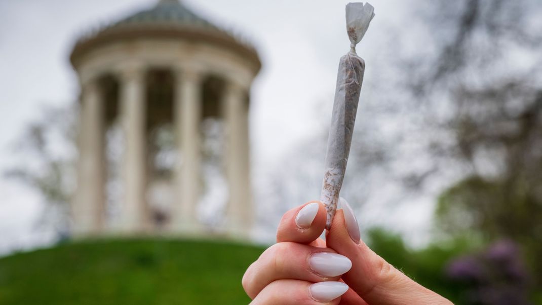 Im Englischen Garten darf nicht gekifft werden.