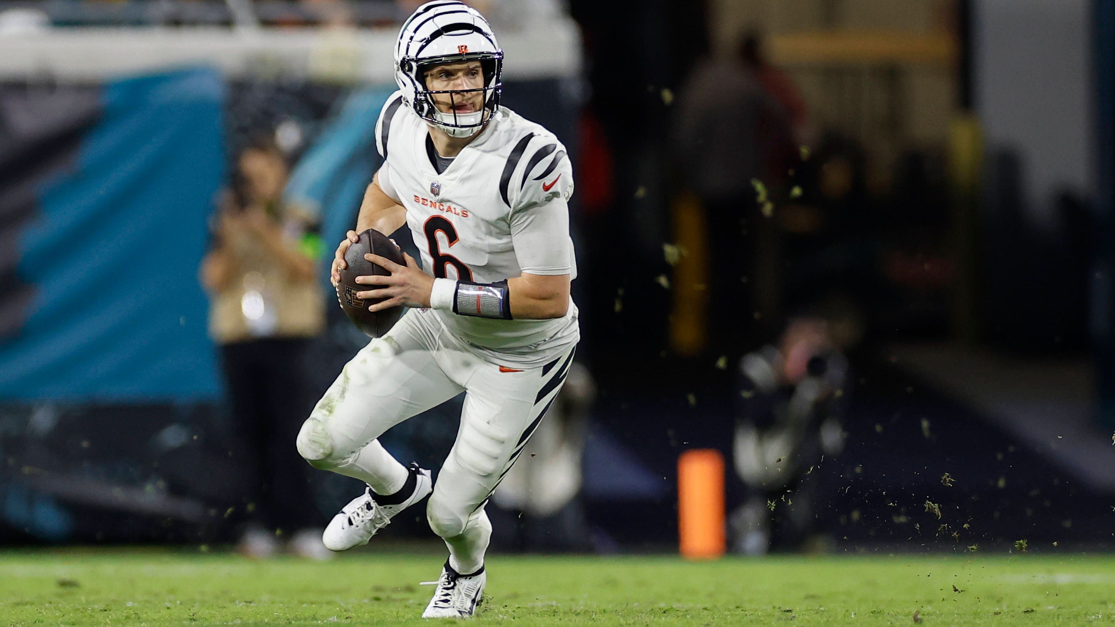 <strong>Gewinner: Jake Browning (Cincinnati Bengals)</strong><br>Die Betonung in diesem Fall liegt auf "bisher", denn im Monday Night Game gegen die Jacksonville Jaguars mutierte Browning auf einmal zu Prime Tom Brady, er würgte einer starken Jaguars-Defense 354 Passing Yards, zwei Total Touchdowns und 34 Punkte rein. Dazu ein game Winning Drive in Overtime. "TB12" wäre stolz!
