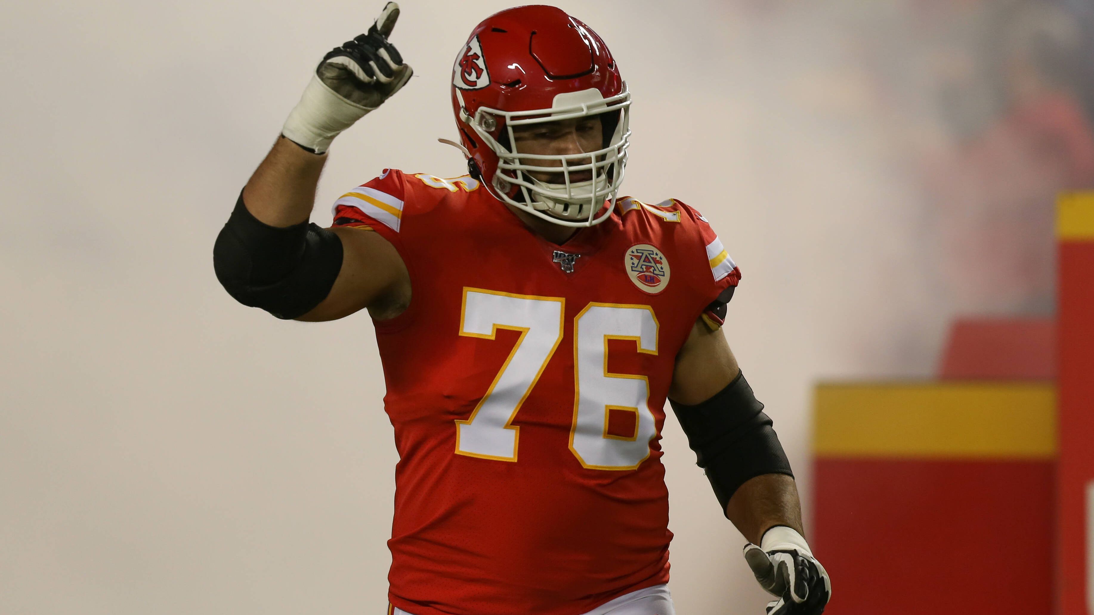 
                <strong>Laurent Duvernay-Tardif (Offensive Guard)</strong><br>
                &#x2022; Altes Team: Kansas City Chiefs - <br>&#x2022; Neues Team: New York Jets - <br>&#x2022; Gegenwert: Dan Brown<br>
              