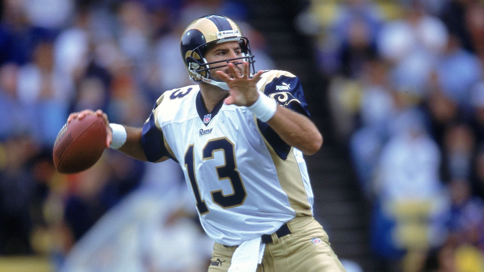 
                <strong>Kurt Warner, Karriereende: 2010 </strong><br>
                Der Quarterback war bei den St. Louis Rams das Gesicht der "Greatest Show on Turf" und gewann einmal den Super Bowl (XXXIV) und wurde auch als MVP ausgezeichnet. Einmal scheiterte Warner im Endspiel knapp an einem jungen Tom Brady und den New England Patriots (XXV), ein zweites Mal an der Pittsburgh Steelers (XLII). Dafür wurde der ehemalige NFL-Europe-Quarterback zweimal zum NFL MVP gewählt und schaffte auch den Sprung in die Hall of Fame. Direkt nach seiner aktiven Karriere wechselte er zum "NFL Network" und ist dort vor allem als Quarterback-Experte gefragt.
              