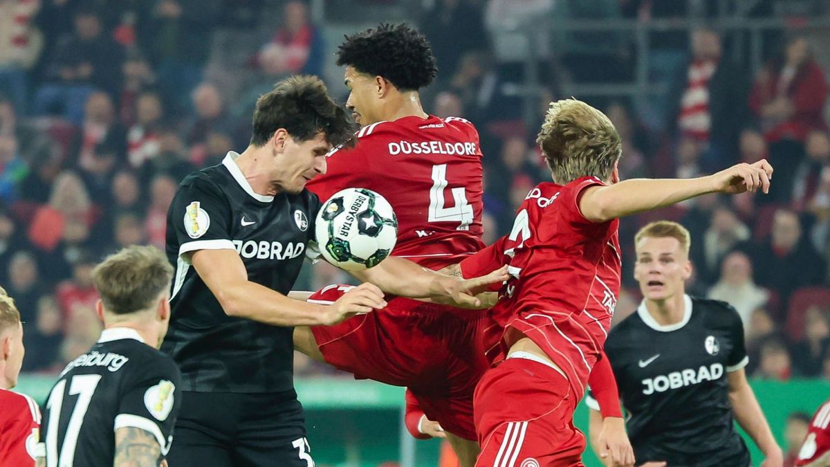 Umkämpftes Duell für Matanovic (l.) und Freiburg