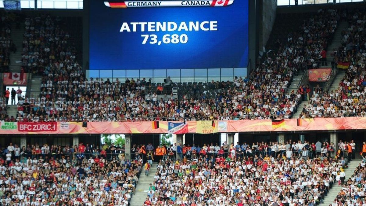 73.680 Zuschauer sahen das WM-Eröffnungsspiel 2011