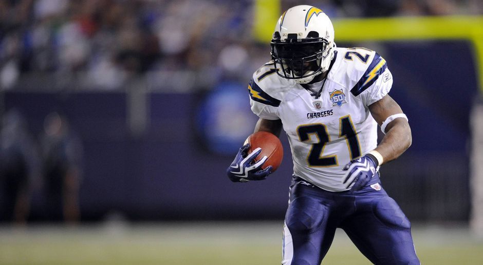 
                <strong>LaDainian Tomlinson (Running Back)</strong><br>
                Der Running Back war in seiner NFL-Karriere für die New York Jets und die San Diego Chargers aktiv. Seine beste Saison spielte LaDainian Tomlinson 2006, als er die NFL mit 1.815 Rushing Yards anführte und zudem bei 56 Catches 31 Touchdowns erzielte.
              
