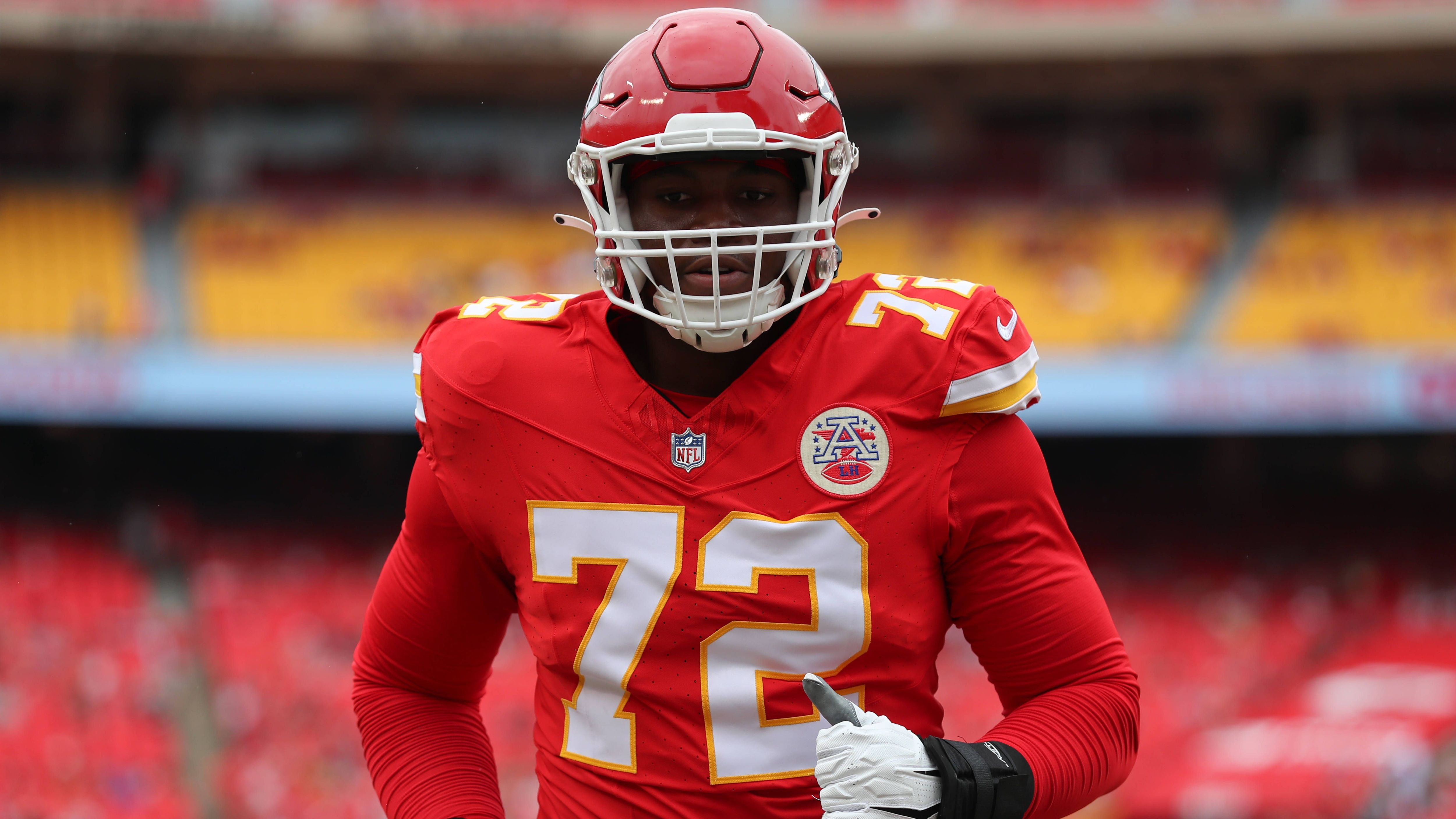 <strong>Chukwuebuka Jason Godrick (Kansas City Chiefs)</strong><br>Gleiches gilt für seinen Teamkollegen Chukwuebuka Godrick. Der Tackle wurde ebenfalls wegen illegalen Drogenbesitzes verhaftet, auch er kam auf Kaution frei. Beide müssen sich nun vor Gericht verantworten. Die Verhandlungen sollen am 23. Mai stattfinden.