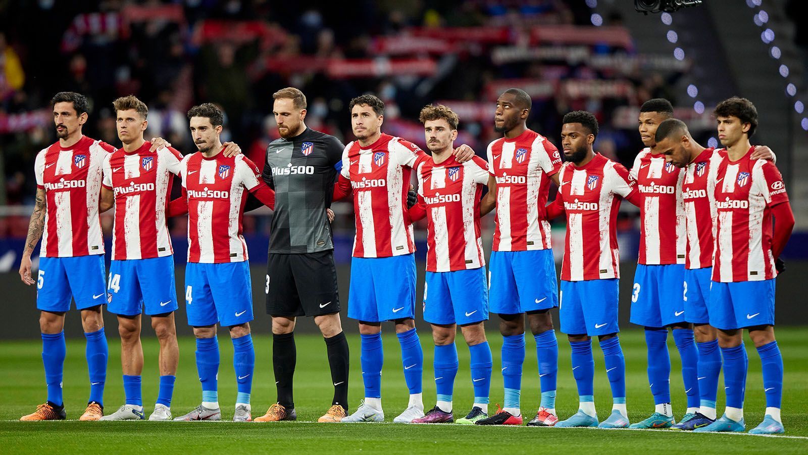 
                <strong>5. Platz: Atletico Madrid</strong><br>
                Wird Atletico Madrid zum Stolperstein für Manchester City (Dienstag ab 21:00 Uhr im Liveticker auf ran.de)? Wenn ein Team es schaffen kann, aus der absoluten "Underdog-Position" heraus zu gewinnen, dann ein von Diego Simeone gecoachtes. Zuletzt stabilisierte sich Atletico in der Liga, nachdem man sogar lange um die direkte Qualifikation zur Champions League bangen musste. Die letzten sieben Ligaspiele konnte das Team um Antoine Griezmann gewinnen. Nach Manchester United soll nun der Stadtrivale aus dem Wettbewerb geschmissen werden. Dafür muss das Team aber zwei Sahnetage erwischen, den typischen "Atletico-Fußball" spielen und den filigranen Technikern von City immer wieder auf den Füßen stehen.
              