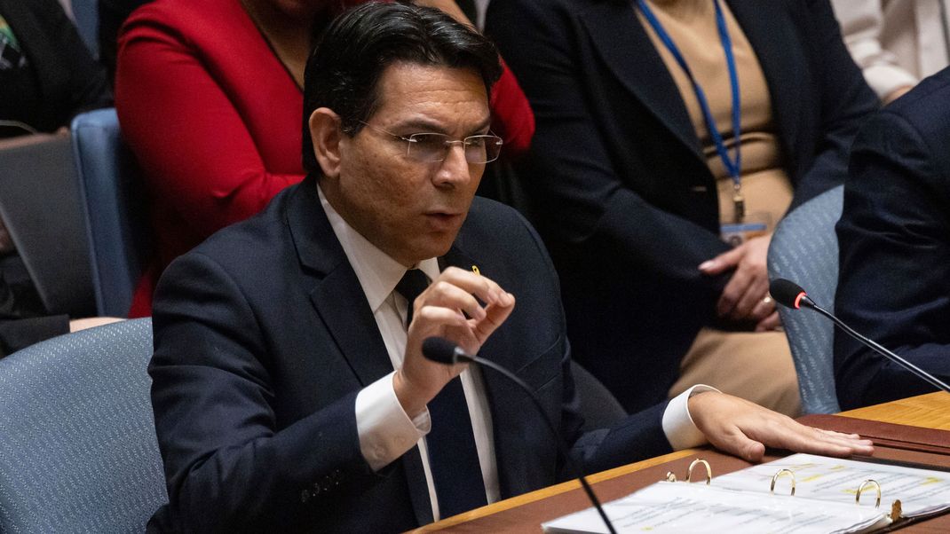 Israels Botschafter bei den Vereinten Nationen Danny Danon spricht während einer Sitzung des Sicherheitsrates im Hauptquartier der Vereinten Nationen.