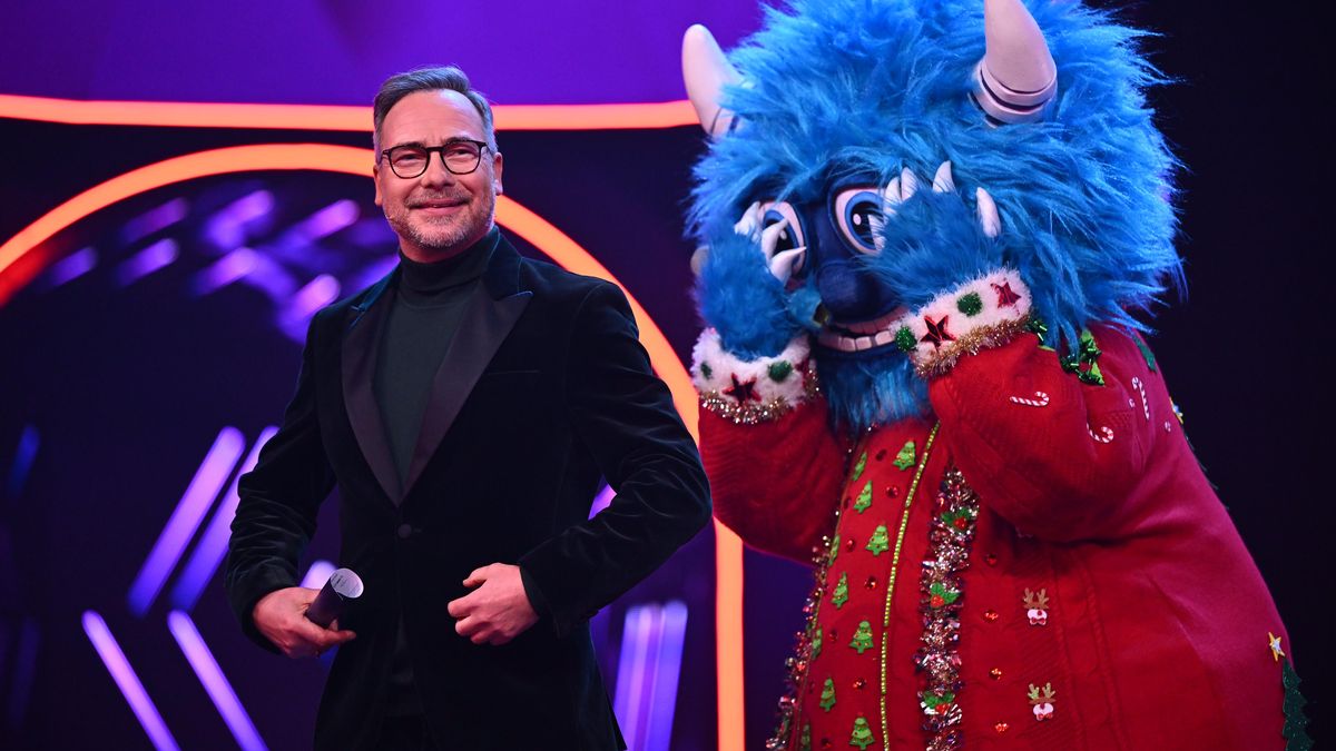 Matthias Opdenhövel und Willi W. im Finale von "The Masked Singer" 2024