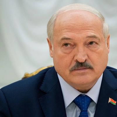 Belarus-Machthaber Lukaschenko hat Truppenverbände an die ukrainische Grenze﻿ verlegt.
