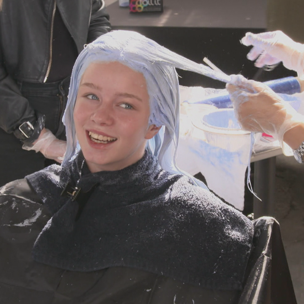 Zoe bekommt beim GNTM-Umstyling einen neuen Look.