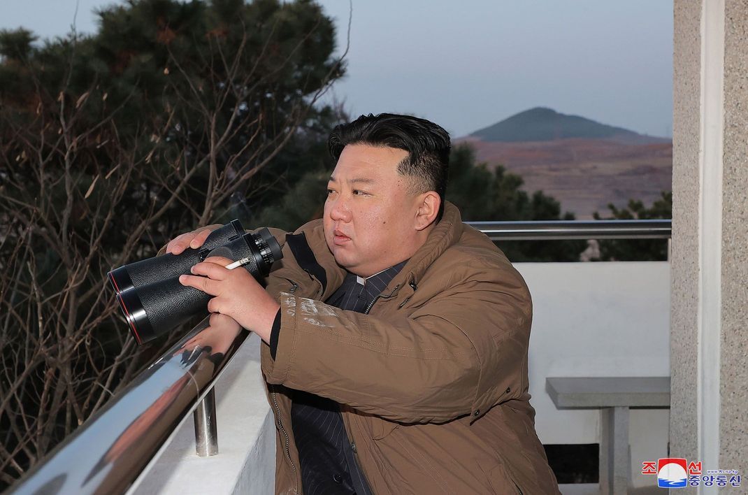 Norkoreas Machthaber Kim Jong Un. Die Aufnahme stammt von nordkoreanischen Medien und soll Kim im vergangenen März zeigen.