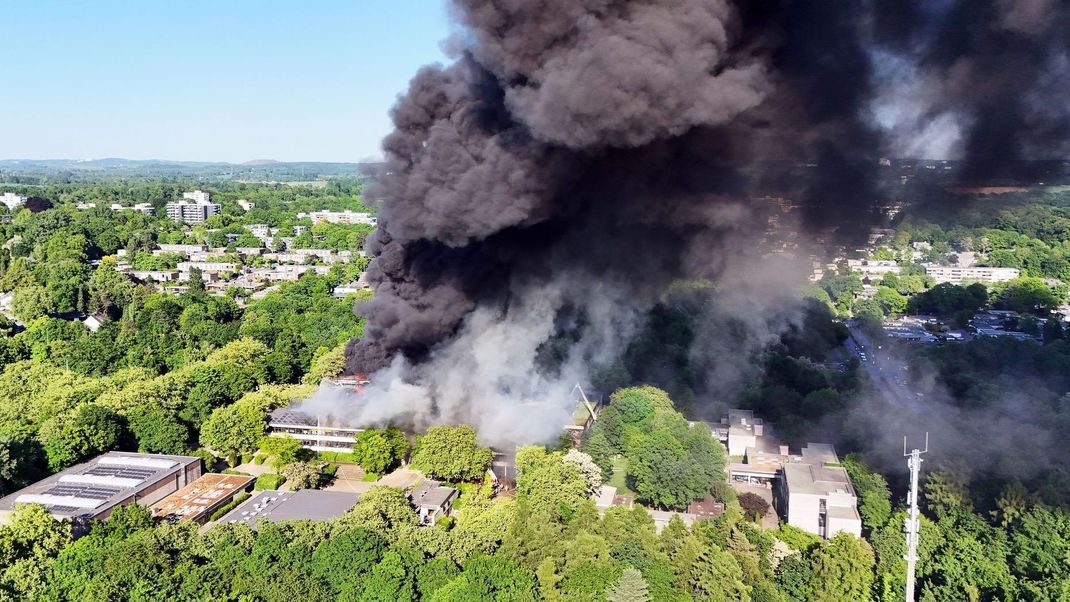 Feuer in Schulzentrum in Erkrath