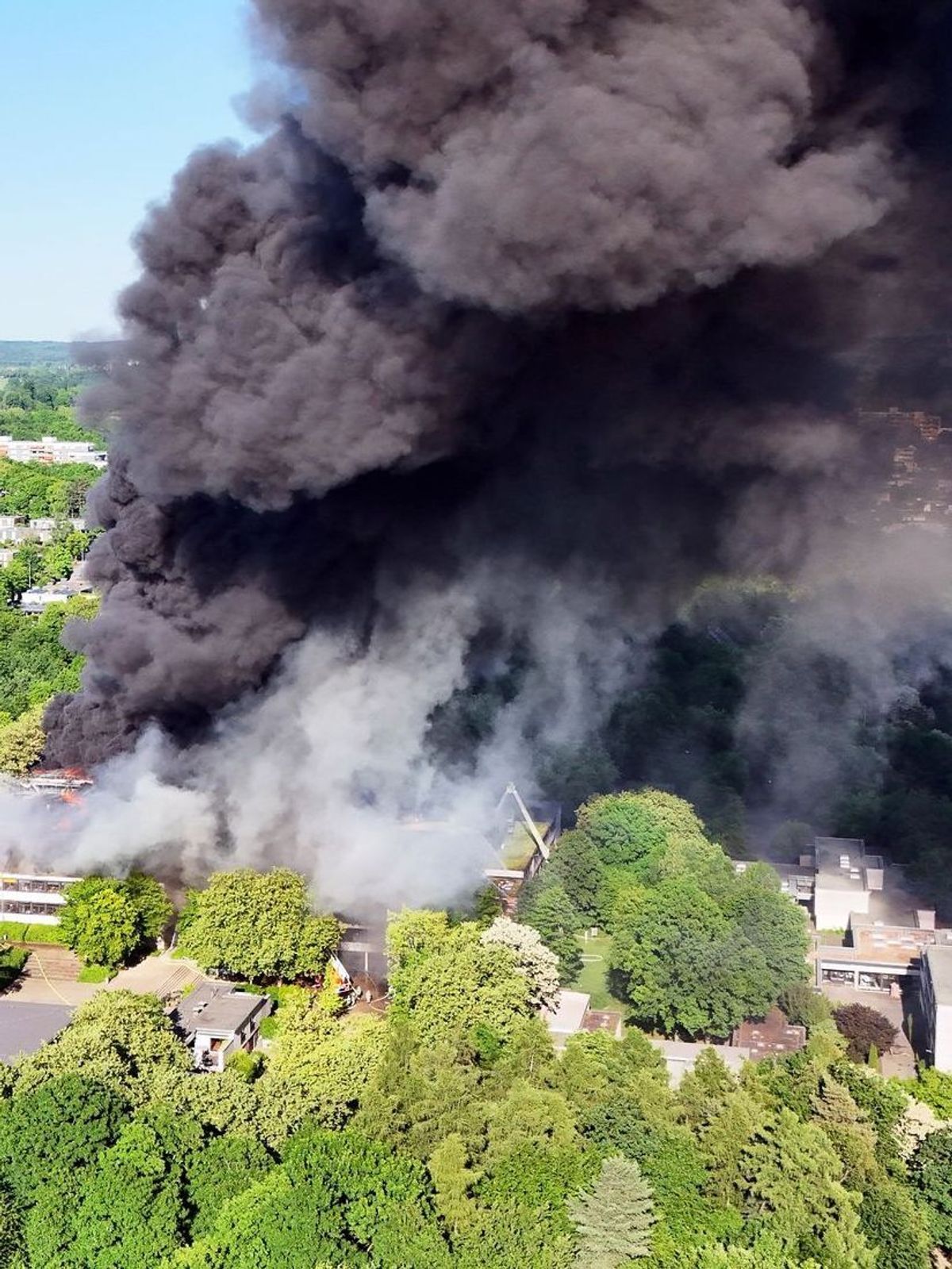 Feuer in Schulzentrum in Erkrath