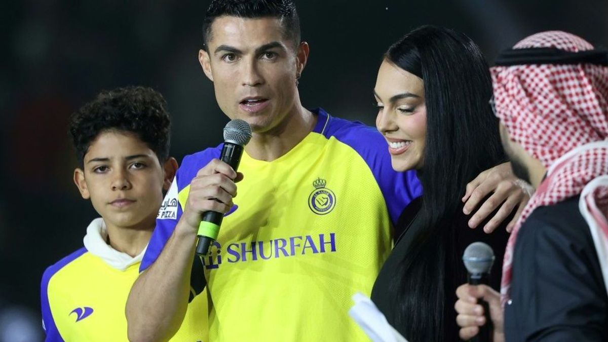 Ronaldo-Sohn Cristiano dos Santos (links)