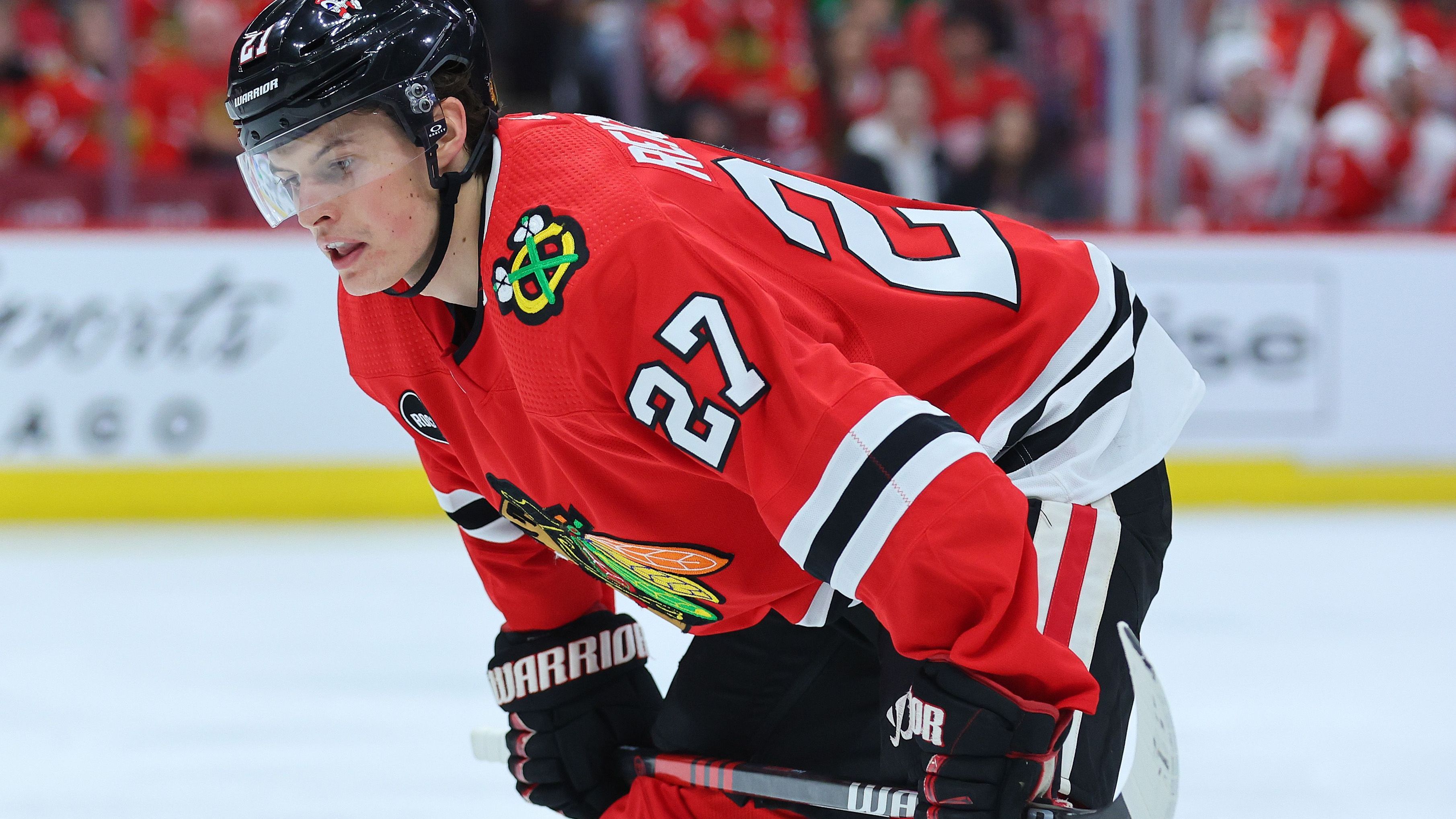 <strong>Lukas Reichel (Chicago Blackhawks)</strong><br> Lukas Reichel steht eine spannende Saison bevor. Bei den Blackhawks werden alle Augen auf Nummer-Eins-Pick Connor Bedard gerichtet sein. Der angehende Superstar ist die Zukunft der Franchise. Aber auch für Reichel soll es eine größere Rolle geben. 2022 bestritt er noch 23 Partien. Dieses Jahr bildet er wohl mit Tyler Johnson und Taylor Raddysh die zweite Reihe.