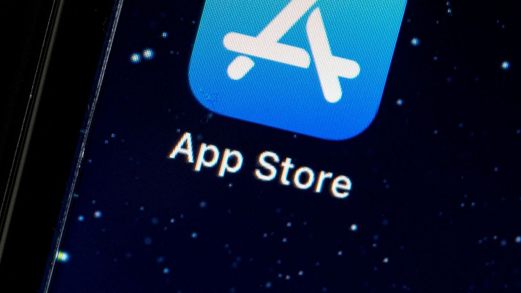 Apple muss in der EU künftig auch die Installation von Apps aus Marktplätzen anderer Anbieter auf dem iPhone zulassen.