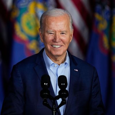 Biden liegt in einer neuen Umfrage vor Trump