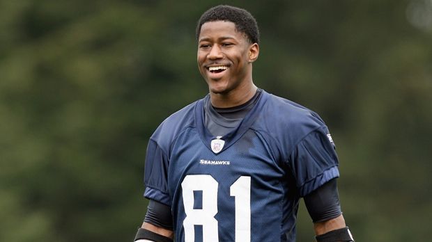 
                <strong>Nate Burleson </strong><br>
                Nate Burleson: Ein Cadillac Escalade, eine gefälschte Uhr und eine gefälschte Kette waren die ersten drei Sachen, die sich der Wide Receiver nach dem Draft 2003 kaufte. Warum gefälschter Schmuck? "Ich dachte mir, es wird eh niemand danach fragen, ob sie echt sind, da ich ein NFL-Spieler bin", blickt der Return Specialist zurück.
              