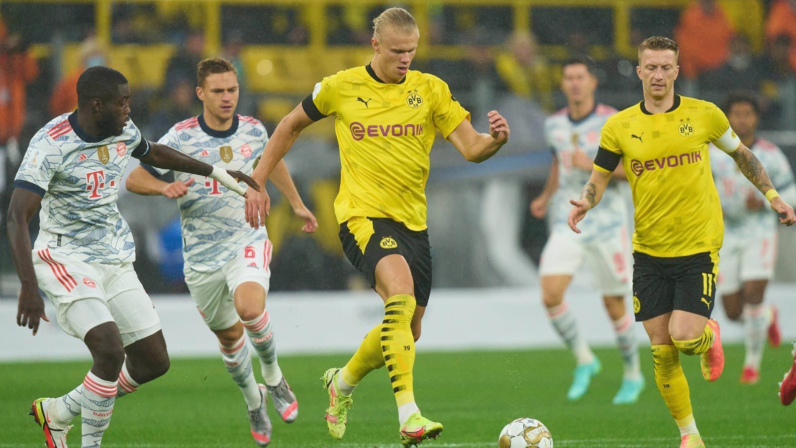 
                <strong>Borussia Dortmund gegen FC Bayern München - Einzelkritik zum Supercup</strong><br>
                Lewa-Show im Supercup! Der FC Bayern München schlägt Borussia Dortmund mit 3:1 und gewinnt den Supercup. ran hat beide Teams in der Einzelkritik. 
              