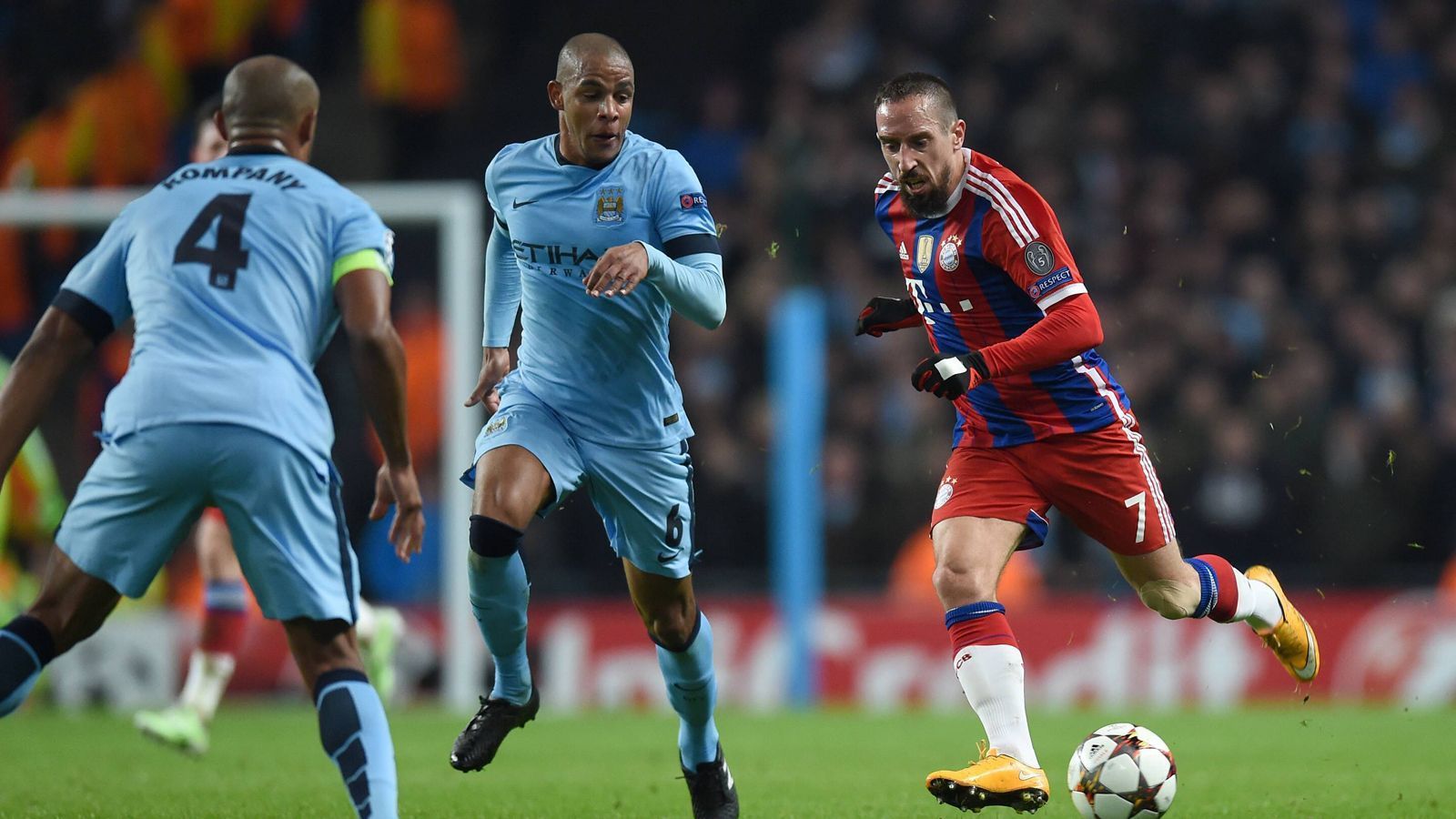 
                <strong>Ribery gegen Kompany (2014)</strong><br>
                Im November 2014 verpasste er im Champions-League-Gruppenspiel Vincent Kompany von Manchester City eine Ohrfeige. Auch hier kam er mit einer Gelben Karte davon.
              