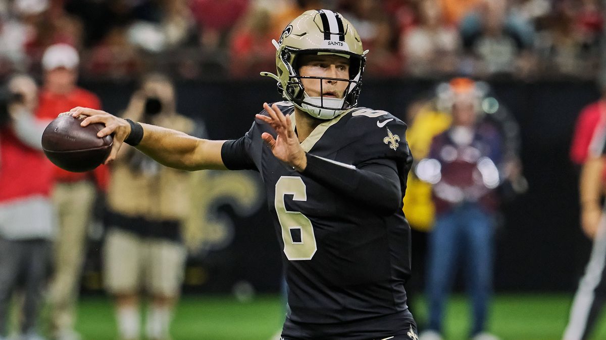 October 26, 2025, New Orleans, Louisiana, U.S: New Orleans Saints quarterback Tyler Shough looks to pass again the Tampa Bay Buccaneers during an NFL, American Football Herren, USA regular season g...