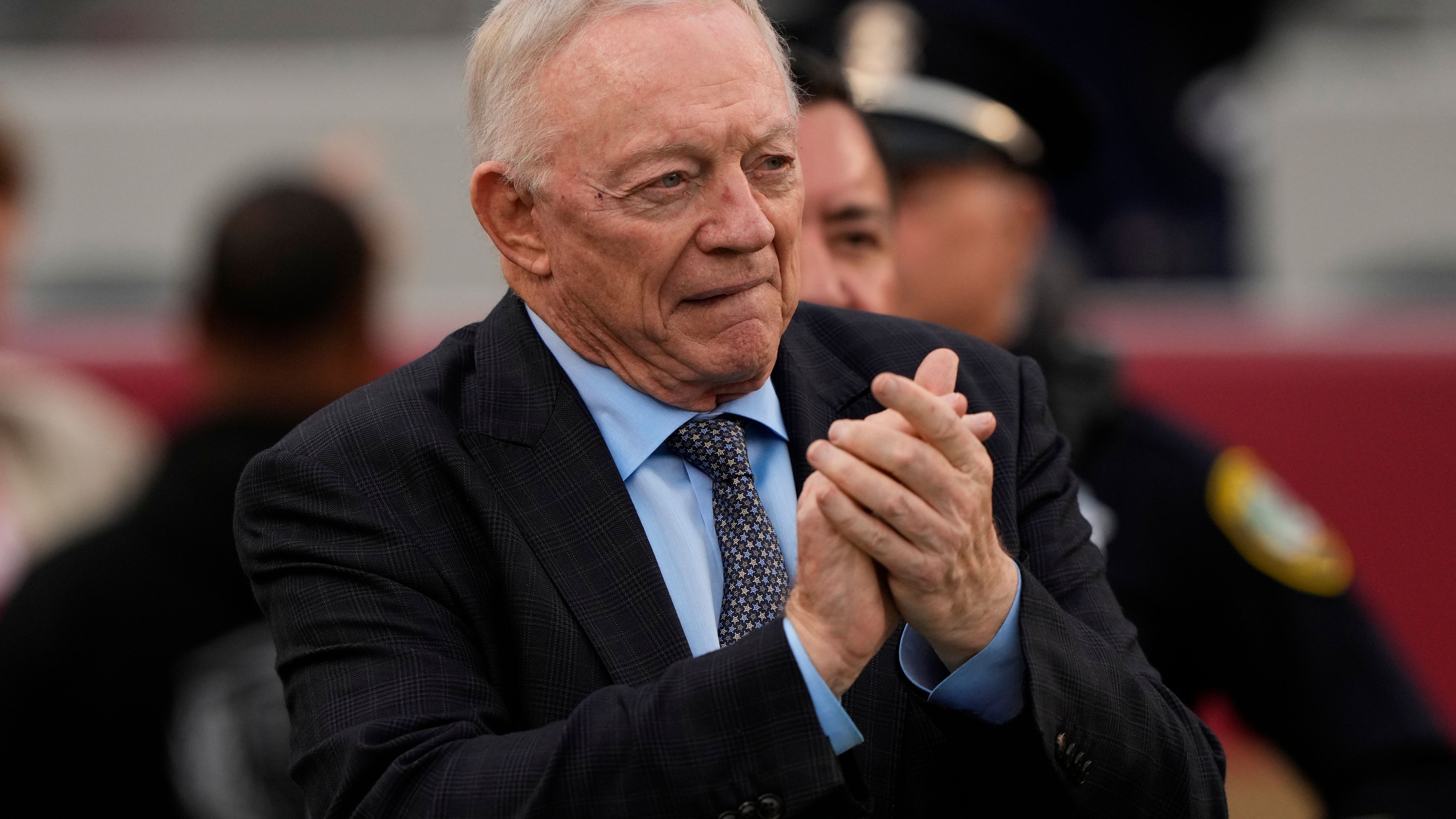 <strong>Dallas Cowboys: Jerry Jones</strong><br>Note B