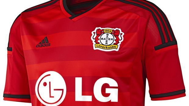 
                <strong>Bayer 04 Leverkusen Heimtrikot</strong><br>
                Bayer Leverkusen ist zum "Trikotmeister" gewählt worden. Eine Jury von Modedesign-Studierenden in Düsseldorf wählten das Trikot des Werkklubs zum Schönsten aller Bundesligavereine. Zweiter wurde Borussia Dortmund, dritter Bayern München. Was meint ihr - zurecht?
              