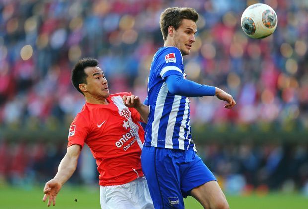 
                <strong>1. FSV Mainz 05 - Hertha BSC 1:1</strong><br>
                Im Kampf zum die Europa-League-Plätze zeigten die Mainzer von Beginn an, wer hier als Sieger der Partie herausgehen sollte. Jedoch hieß es für die Rheinländer nach Durchgang eins: viele Chancen - keine Tore.
              
