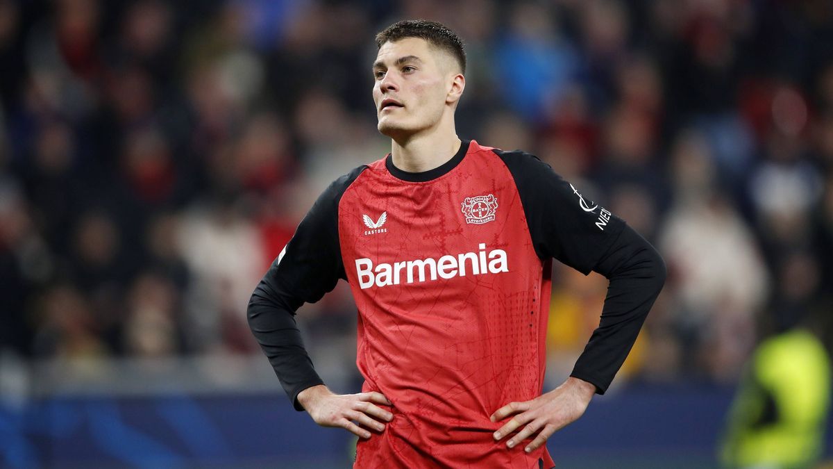 LEVERKUSEN - Patrik Schick of Bayer 04 Leverkusen balks during the UEFA Champions League match between Bayer 04 Leverkusen and FC Bayern Munich at the Bay Arena on March 11, 2025 in Leverkusen, Ger...