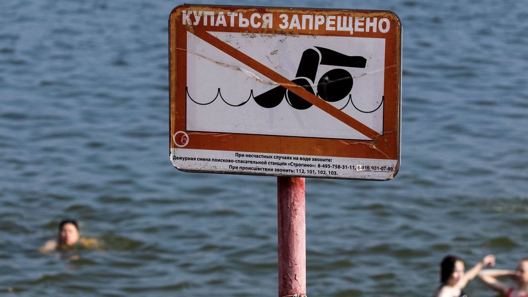 Der Geheimdienstchef Kirgistans hat sämtliche Minister zu harter Arbeit aufgefordert und vor Erholung am Strand gewarnt.