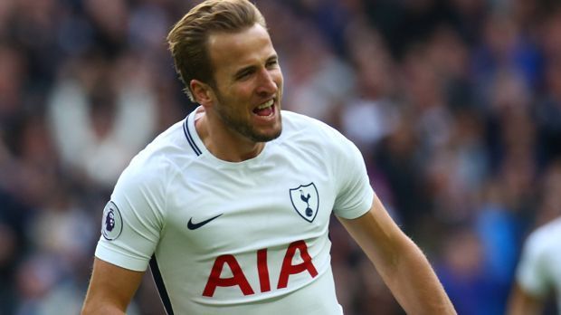 
                <strong>Harry Kane</strong><br>
                In der Heimat verkannt: Stürmerstar Harry Kane ist bei den europäischen Topklubs heiß begehrt. Tottenham Hotspur hat angeblich 200 Millionen Euro für den Angreifer aufgerufen, Real Madrid bietet angeblich Kohle und Gareth Bale. In der Heimat ist der Hype um Kane noch nicht so recht angekommen. Weder Nationaltrainer Gareth Southgate noch Kapitän Jordan Henderson haben Kane auf der Liste.
              