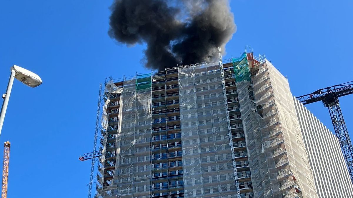 Brand auf Hochhaus-Baustelle in Berlin