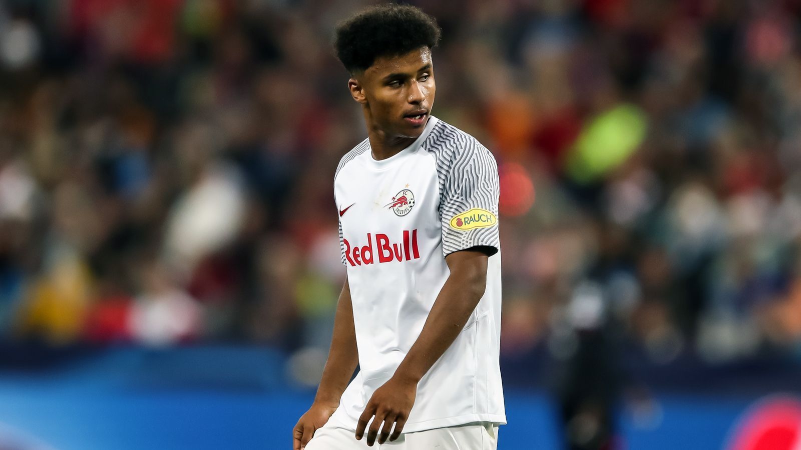 
                <strong>Karim Adeyemi (Red Bull Salzburg)</strong><br>
                Position: Mittelstürmer - Alter: 19 Jahre - Vertrag bis: 2024
              