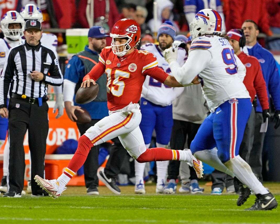 Patrick Mahomes, Quarterback der Kansas City Chiefs, war bei der NFL-Pleite gegen die Buffalo Bills mit der Leistung der Schiedsrichter unzufrieden.