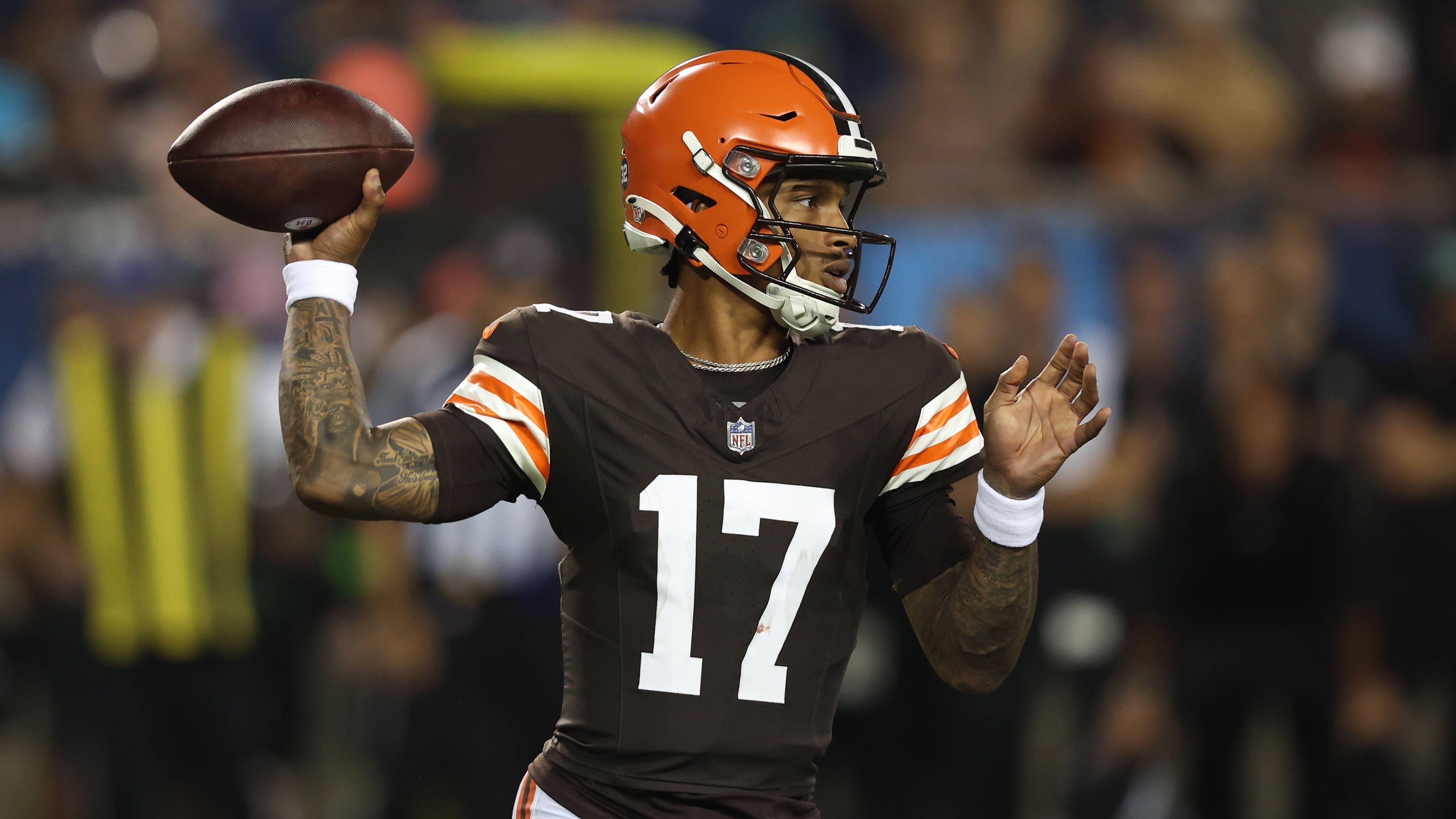 <strong>Dorian Thompson-Robinson (Quarterback, Cleveland Browns)</strong><br>Im Hall-of-Fame-Game zwischen den Cleveland Browns und den New York Jets überzeugte Rookie-Spielmacher Thompson-Robinson insbesondere mit einem perfekt orchestrierten 93-Yard-Drive, der letztlich zum Sieg für die Browns führte. Wenn er in der restlichen Preseason an diese Leistung anknüpfen kann, ist er ein heißer Anwärter auf den Backup-Posten hinter Starter Deshaun Watson.&nbsp;