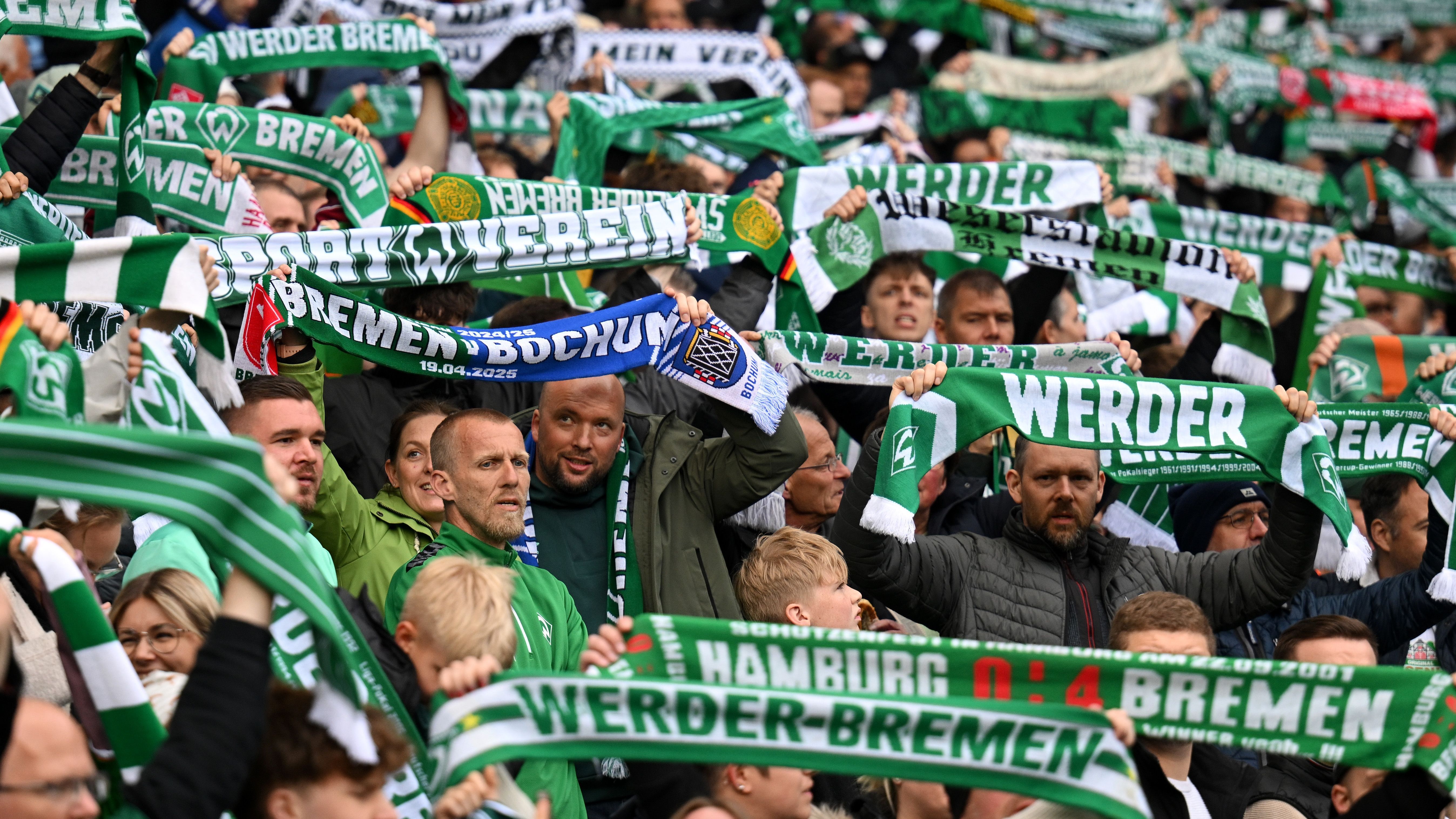 <strong>Platz 5: SV Werder Bremen</strong><br>• Durchschnittliche Anzahl an Auswärtsfans: 4.776<br>• Höchste Anzahl an Auswärtsfahrern: 8.500 (in Dortmund)<br>• Niedrigste Anzahl an Auswärtsfahrern: 2.000 (in Kiel)