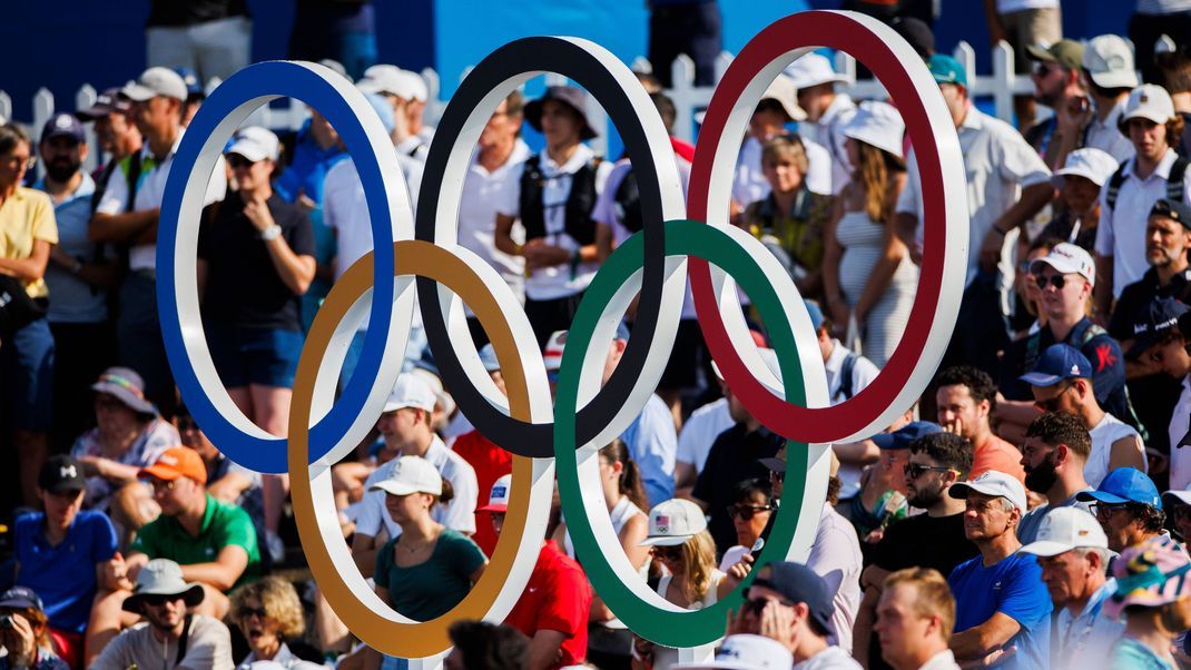 Paris 2024 Olympic Games, Olympische Spiele, Olympia, OS Le Golf National, Guyancourt, Paris, France 1 8 2024 A view of the Olympic Rings A view of the Olympic Rings 1 8 2024 PUBLICATIONxNOTxINxUKxIRLxFRAxNZL Copyright: x INPHO JamesxCrombiex JRH25452
