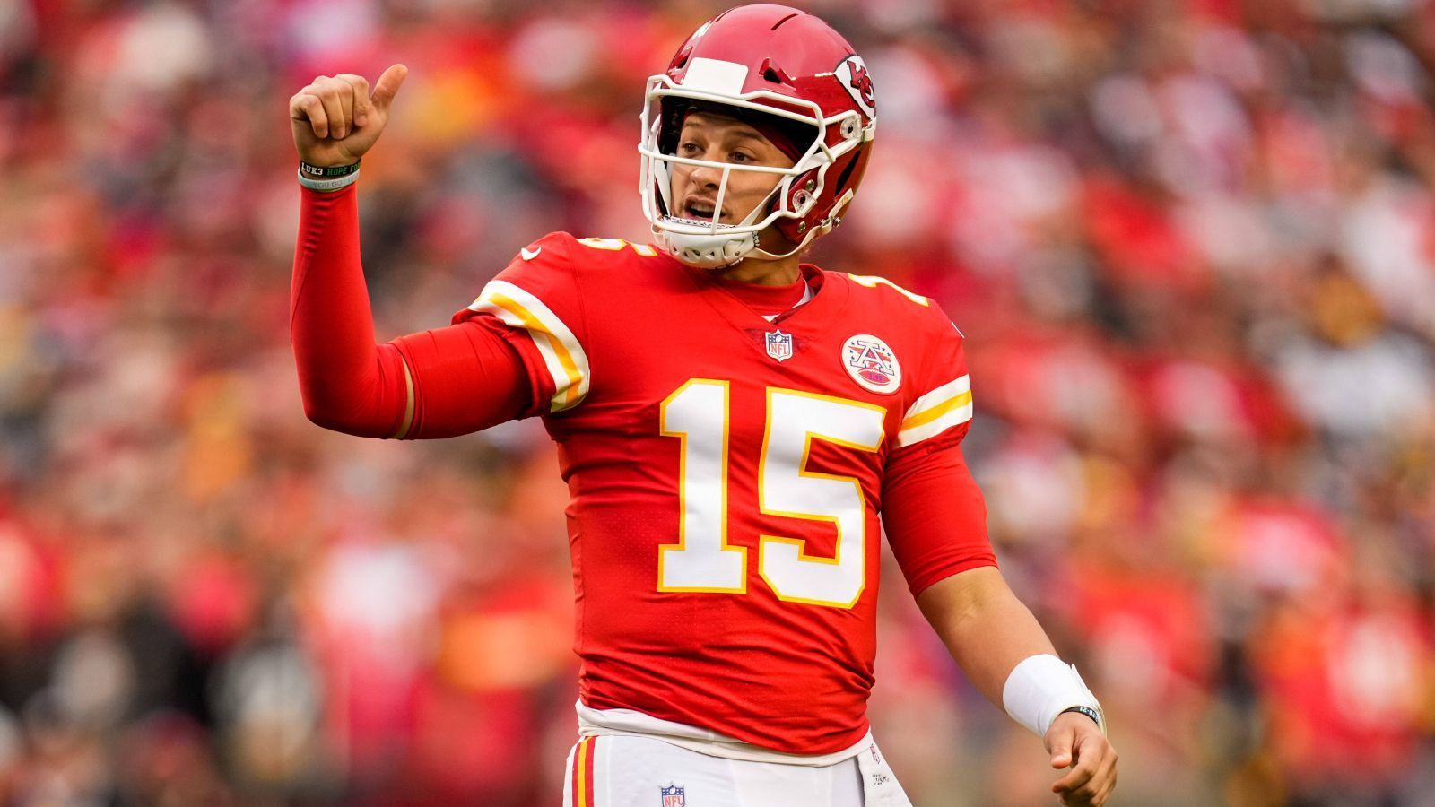 
                <strong>Siege</strong><br>
                Aufgrund des dreijährigen Vorsprungs hat Mahomes mit insgesamt 73 Siegen in der NFL natürlich mehr als Joe Burrow mit seinen 29 Erfolgen. Allerdings ist auch die Siegquote bei Mahomes erstklassig. Von seinen 92 Spielen in der Regular Season und Postseason gewann der Texaner 79 Prozent, bei Burrow sind es "nur" 60 Prozent.
              