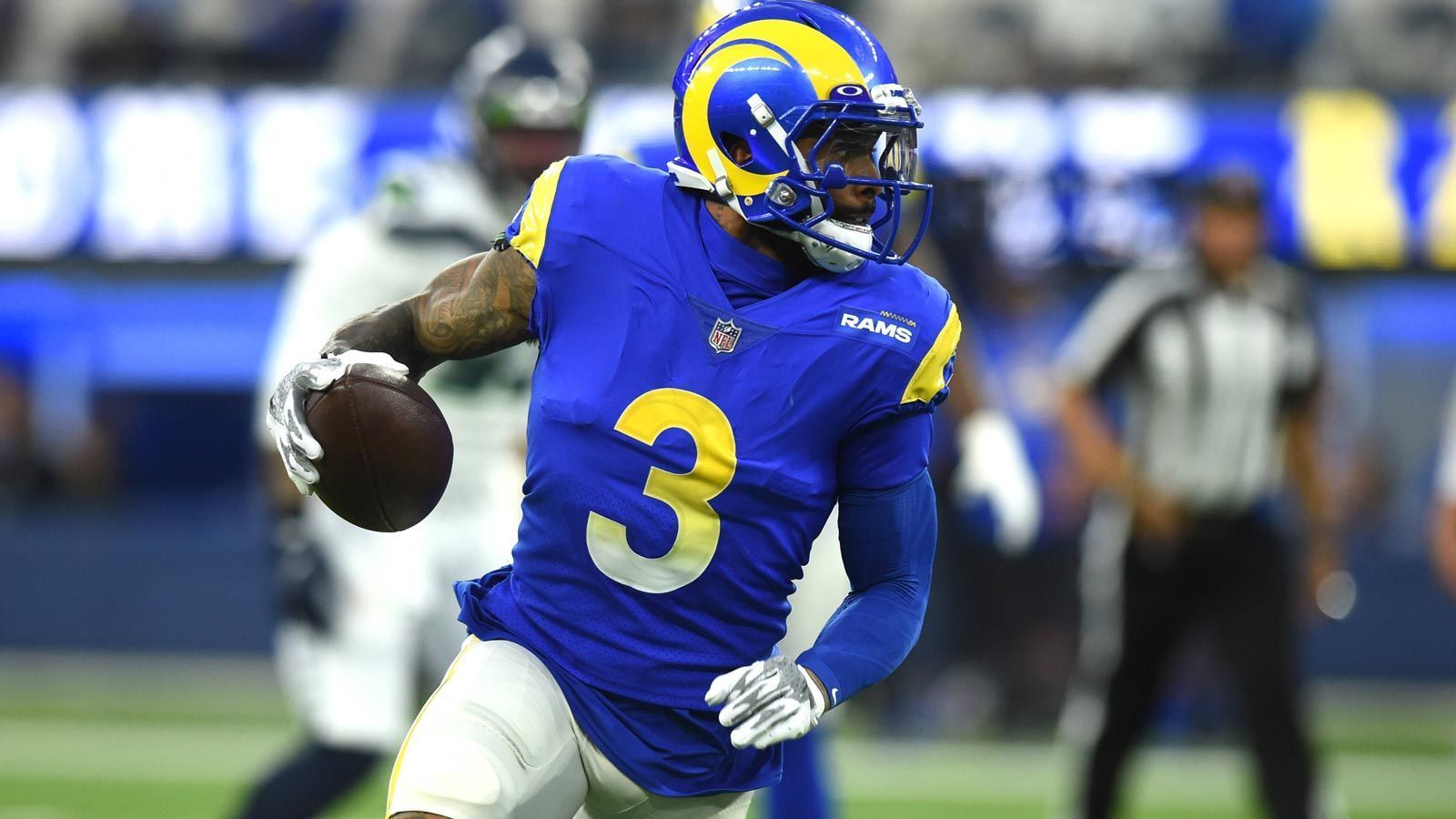 
                <strong>Odell Beckham Jr. (Los Angeles Rams)</strong><br>
                &#x2022; 500.000 US-Dollar für einen Sieg in der Wild Card Round oder eine Bye-Week - <br>&#x2022; 750.000 US-Dollar für einen Sieg in der Divisional Round - <br>&#x2022; 750.000 US-Dollar für einen Sieg im NFC-Championship Game - <br>&#x2022; 500.000 US-Dollar für eine Niederlage im Super Bowl - <br>&#x2022; 1.000.000 US-Dollar für einen Sieg im Super Bowl<br>
              