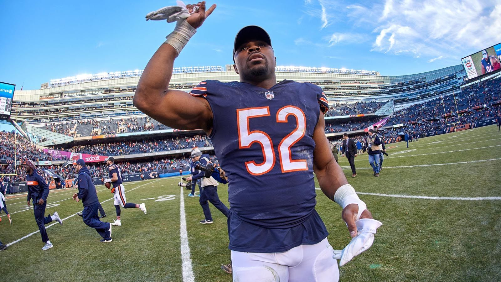 
                <strong>Platz 3: Khalil Mack</strong><br>
                Position: Outside LinebackerTeam: Chicago Bears (2018: Oakland Raiders)Platzierung im Vorjahr: 16
              