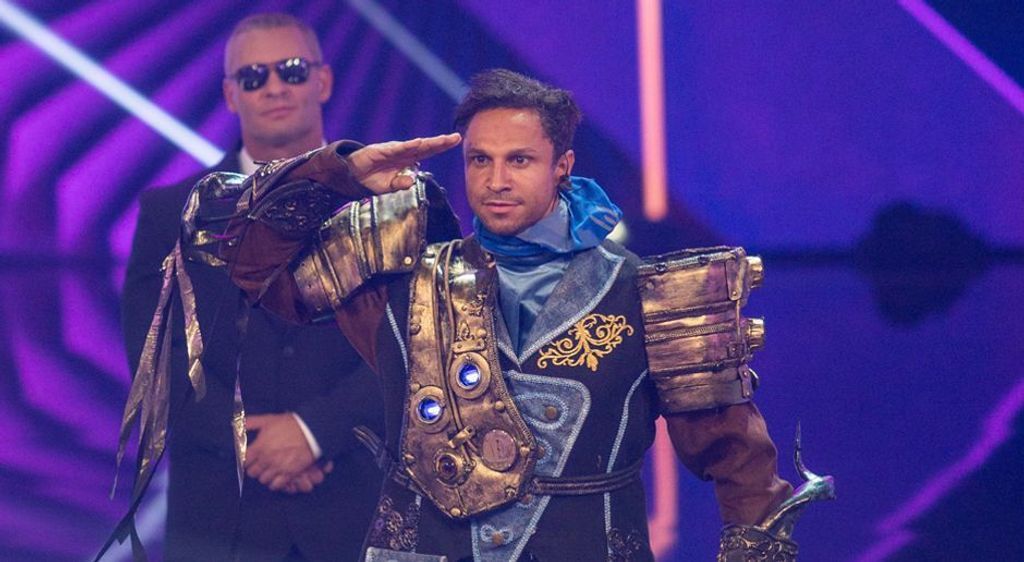 шоу маска гусеница. маска кто раскрыт сегодня. шоу маска 1 выпуск 1 полуфинал. маска кто раскрыт сегодня. маска кто раскрыт сегодня.