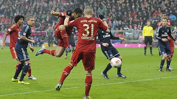 
                <strong>Bundesliga: FC Bayern München - HSV 9:2</strong><br>
                Bundesliga: FC Bayern - HSV 9:2. Das Aufeinandertreffen zwischen dem Rekordmeister und dem Liga-Dino verspricht zahlreiche Tore. Ein Beispiel: Am 30. März 2013 kassierten die Hamburger eine bittere Klatsche in der Allianz Arena, Bayern-Stürmer Claudio Pizzaro netzte beim 9:2-Erfolg der Münchner gleich viermal ein. In der vergangenen Saison lief es beim erneuten HSV-Gastspiel in München für die "Rothosen" nicht besser ...
              